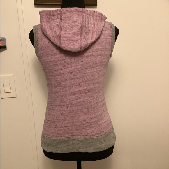 Reebox vest - Picture 2 of 3